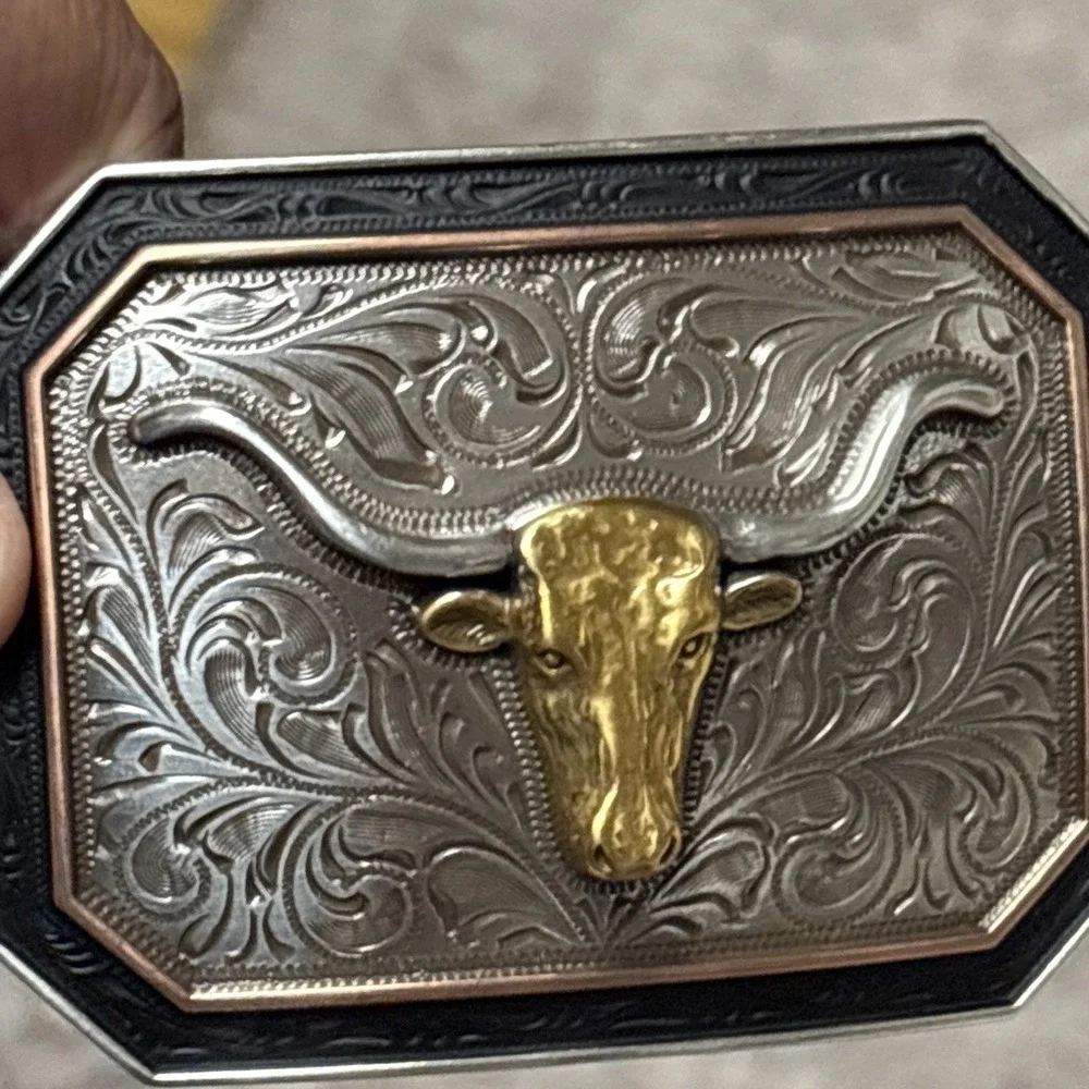 Ariat Mens Leather Floral Embossed Longhorn Black Silver Belt A1043201 32 NWOT